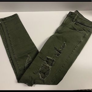 American Eagle Super Stretch High Rise Jegging. Size 6 Regular. Army Green Color